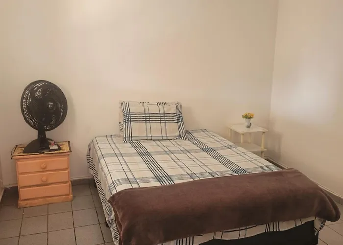 Quarto Disponivel Em Sobrado
